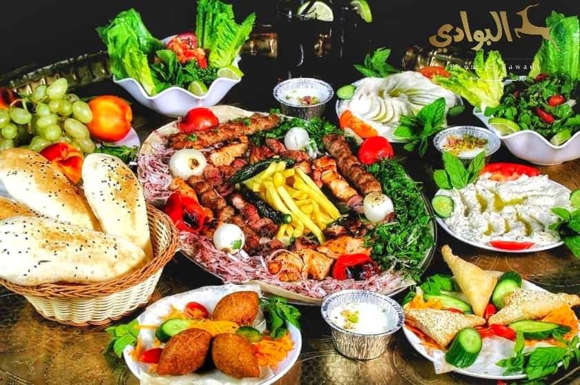 سفرة البوادي من المشاوي والمقبّلات