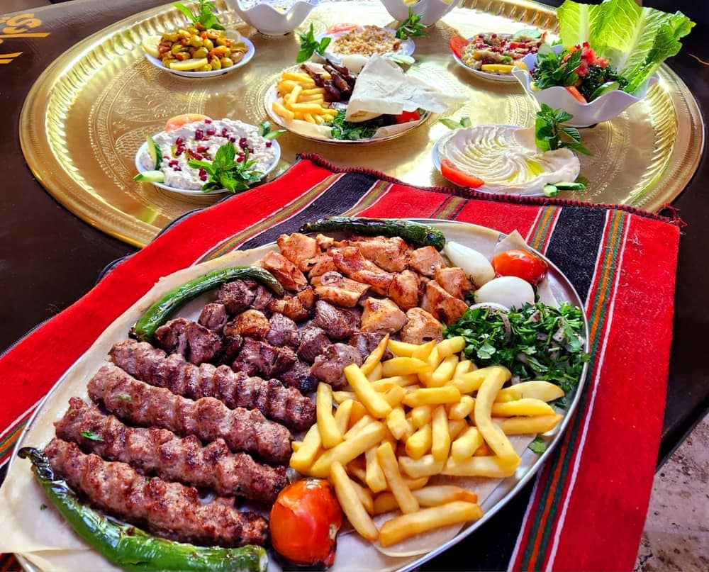 صحن كباب وشقف مشوي مع البطاطا