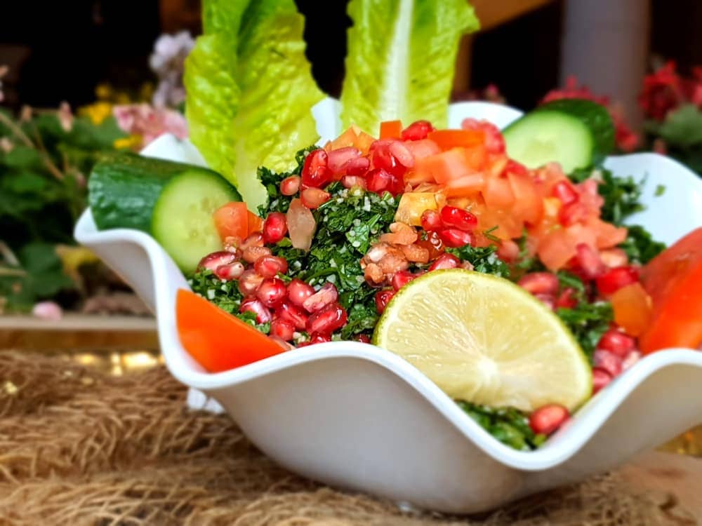 تبولة طازجة بالرمان والليمون