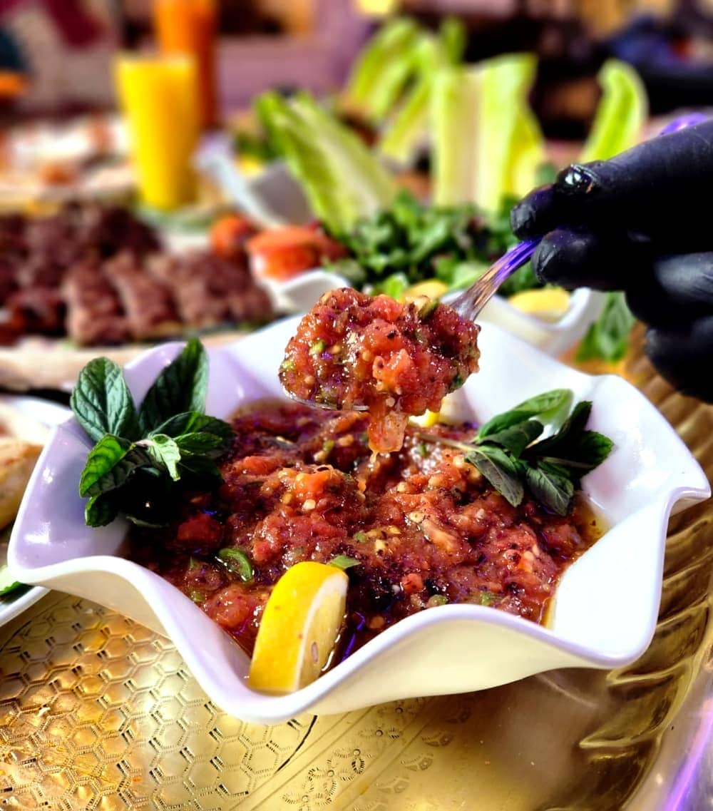 سلطة بندورة حرّة بالنعناع